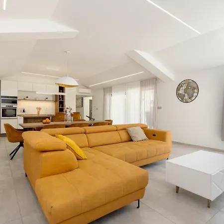 Vila Lumiére Veligolji